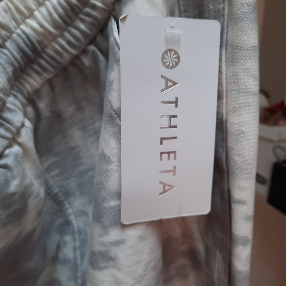 Athleta Farallon Joggers Retail $109 - Picture 9 of 10